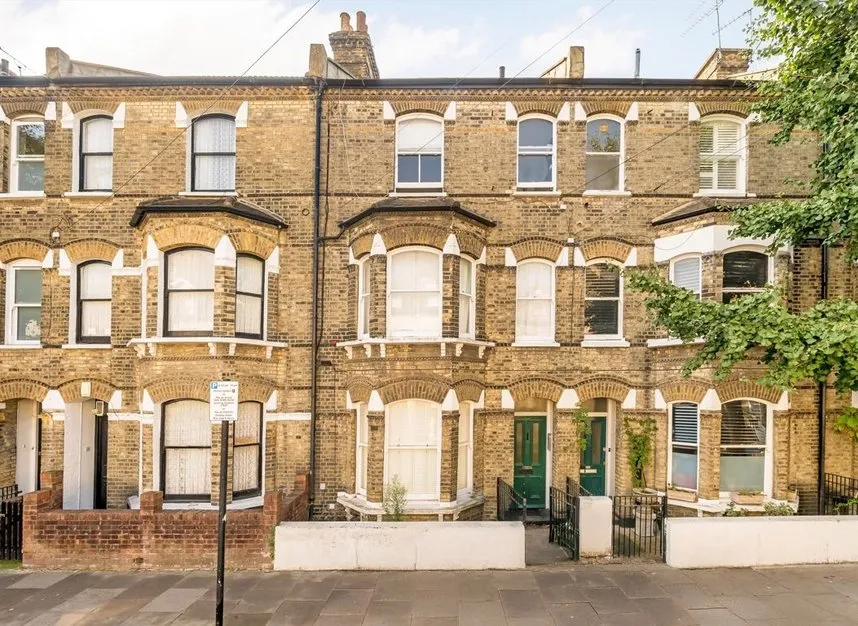 2 bed flat for sale, Shorrolds Road, Fulham, SW6