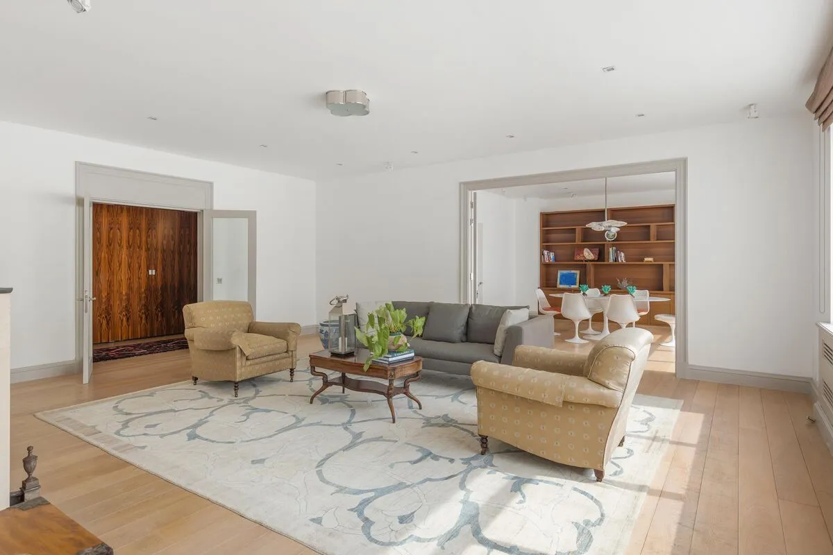 3 bed flat to rent, St. James's Place, London, SW1A