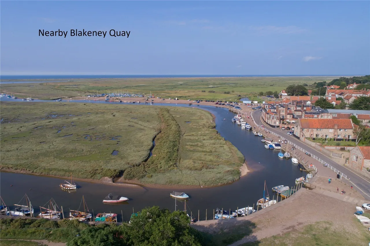 Samphire Close, Blakeney, NR25, photo 5