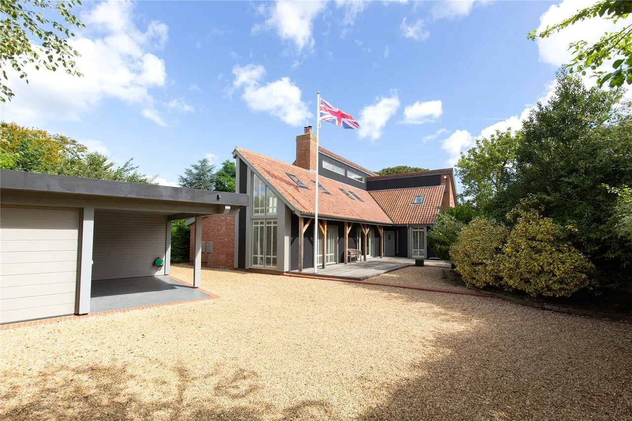 5 bed property for sale, Samphire Close, Blakeney, NR25