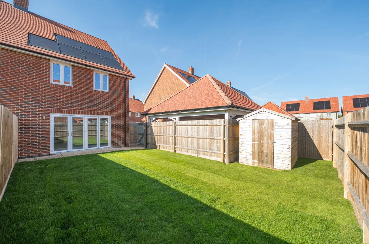 Angmering, BN16, photo 15