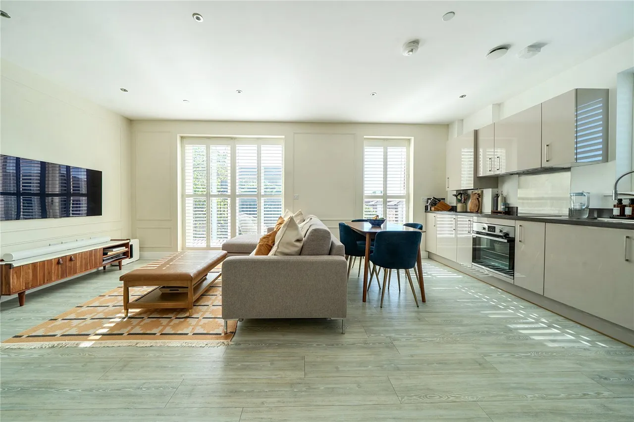 Gurnell Grove, Ealing, W13, photo 2