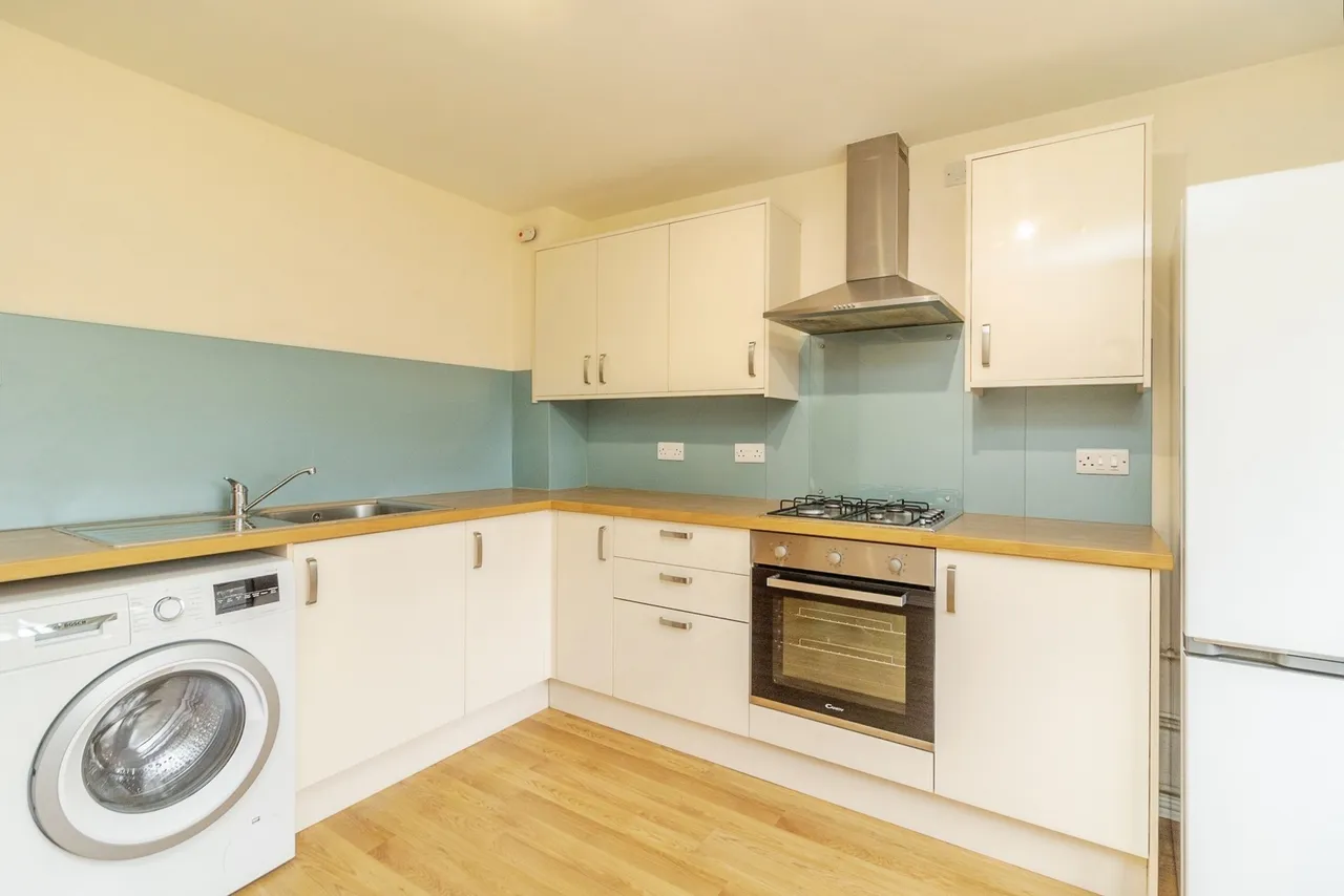 Isaacson Drive, Wavendon Gate, Milton Keynes, Buckinghamshire, MK7, photo 5