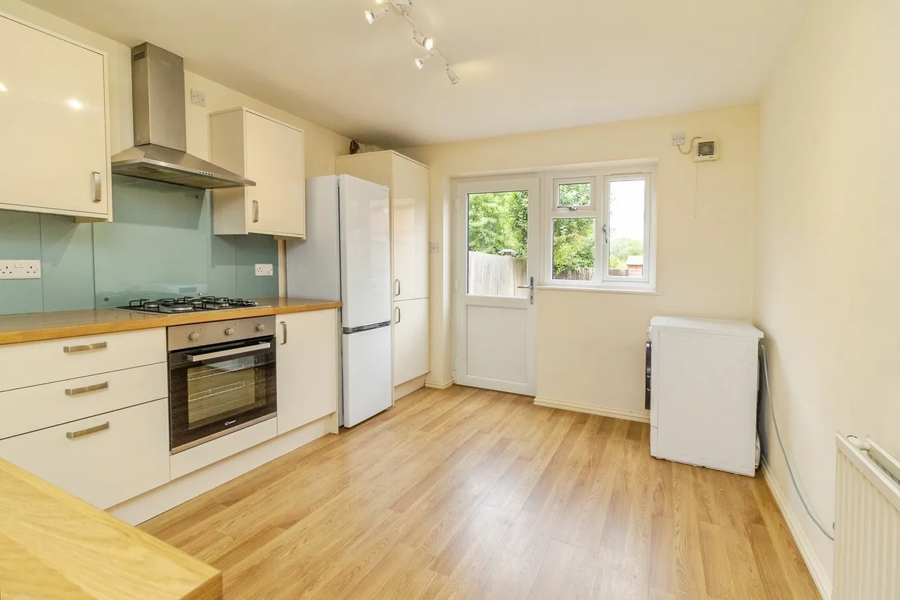 Isaacson Drive, Wavendon Gate, Milton Keynes, Buckinghamshire, MK7, photo 6
