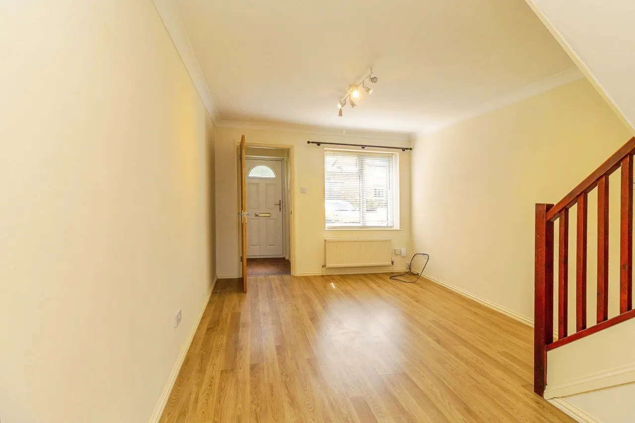 Isaacson Drive, Wavendon Gate, Milton Keynes, Buckinghamshire, MK7, photo 9