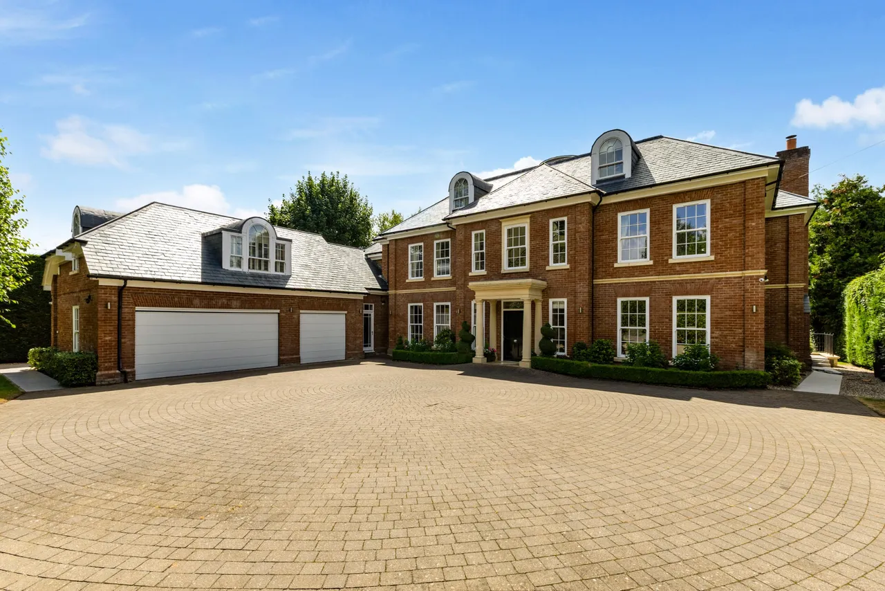 Virginia Water, Surrey, GU25 4RT, photo 3