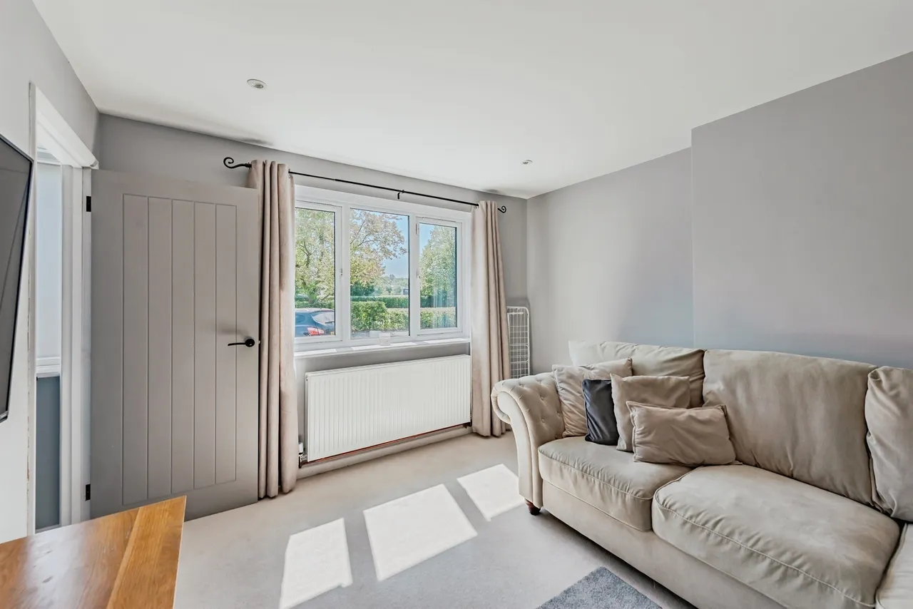 Thatcher Close, Crawley, photo 6