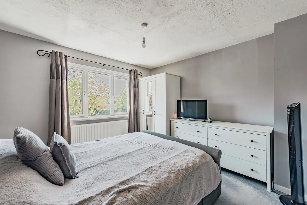 Thatcher Close, Crawley, photo 8
