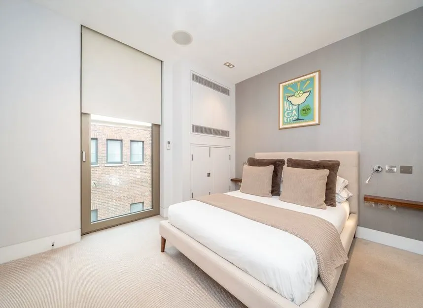 Warwick Court, Bloomsbury, WC1R, photo 4