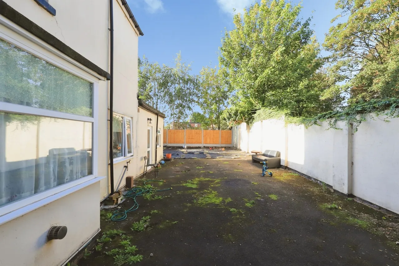 Wellington Road, Bilston, WV14, photo 3