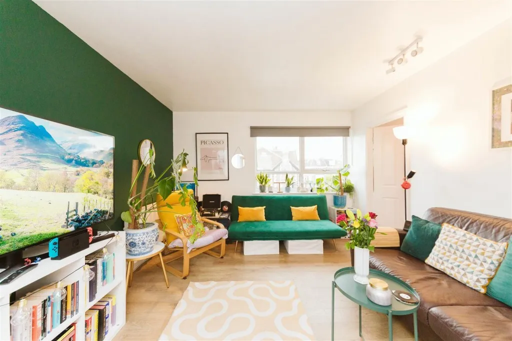 2 bed flat for sale — 5, Holmes Court, Holmes Grove, Henleaze, Bristol, BS9 4EB