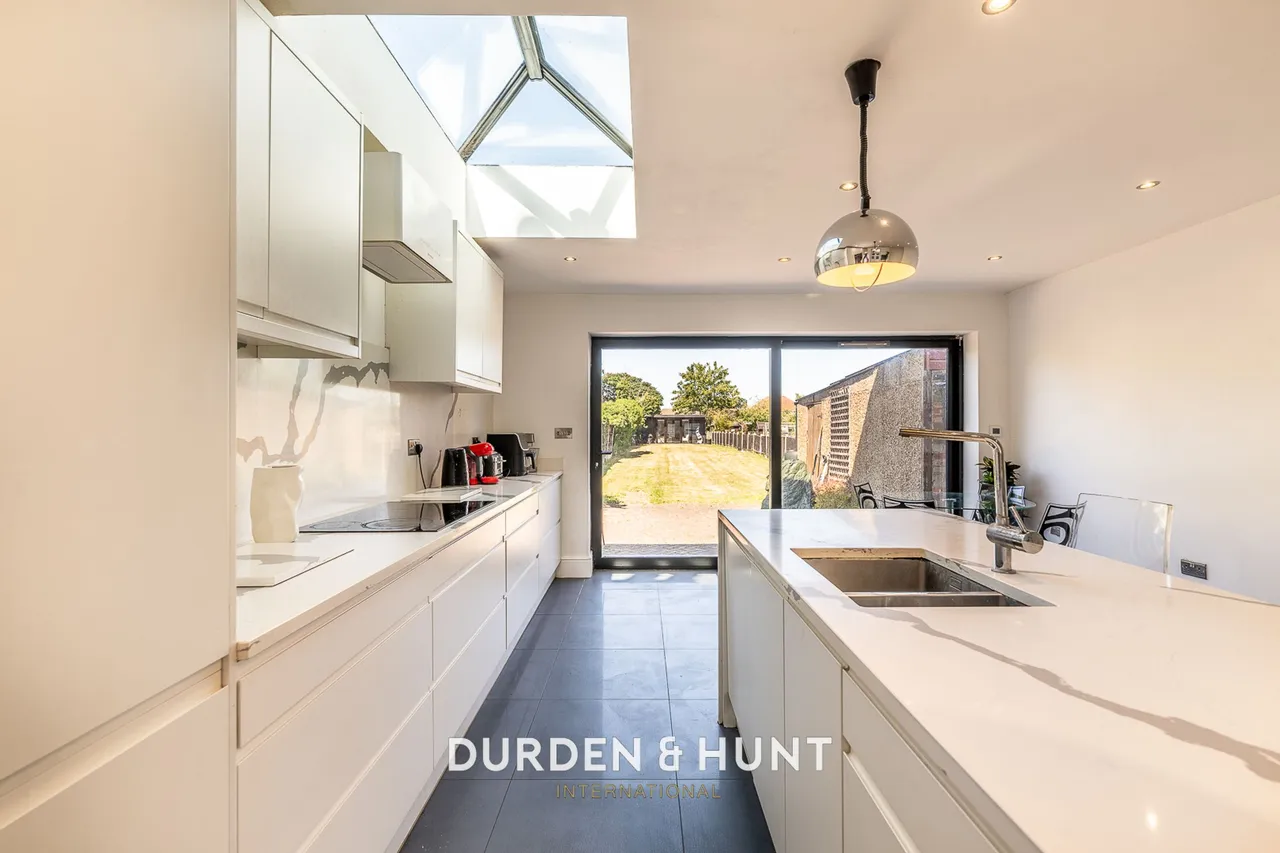 Osborne Road, Emerson Park, RM11, photo 4