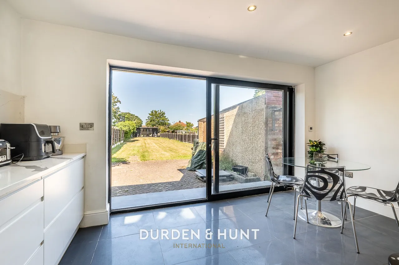 Osborne Road, Emerson Park, RM11, photo 6
