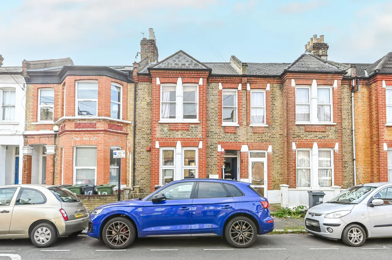 2 bed flat to rent, London, SW2