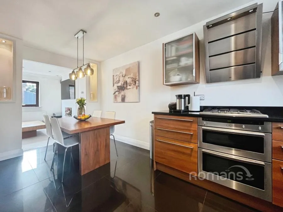 Tithe Barn Drive, Maidenhead, SL6, photo 2
