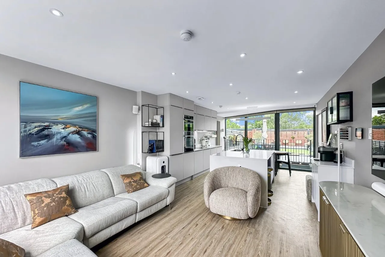 Brown Street, Altrincham, Cheshire WA14 2ET, photo 6
