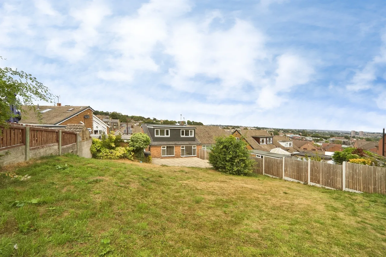 Littlemoor View, Pudsey, LS28, photo 3
