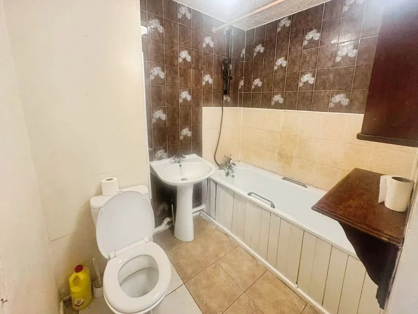 St. Edmunds Close, Erith, DA18, photo 8