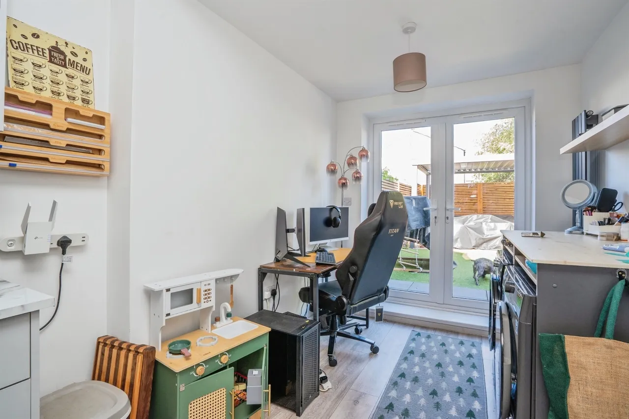 Walden Road, Portsmouth, PO2, photo 18