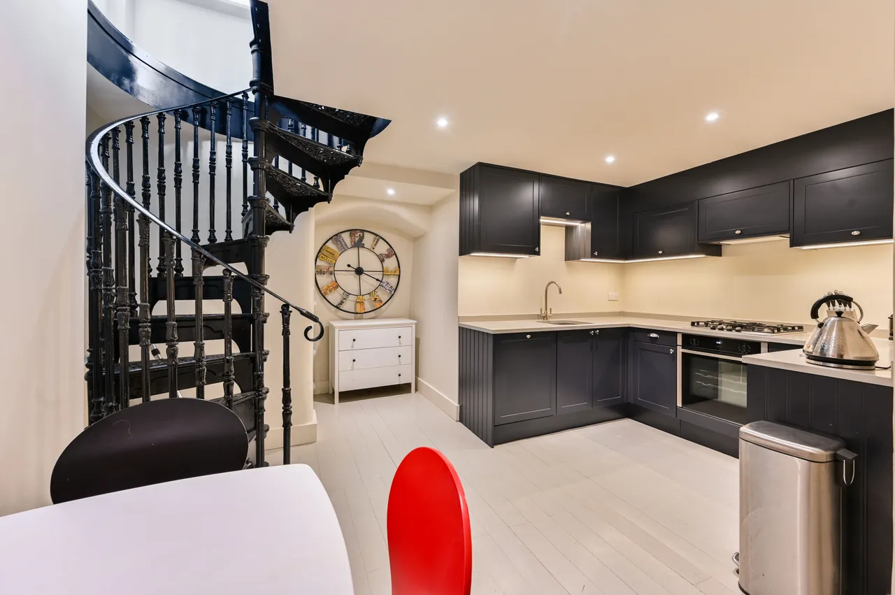 176A Dawes Road, London, photo 6