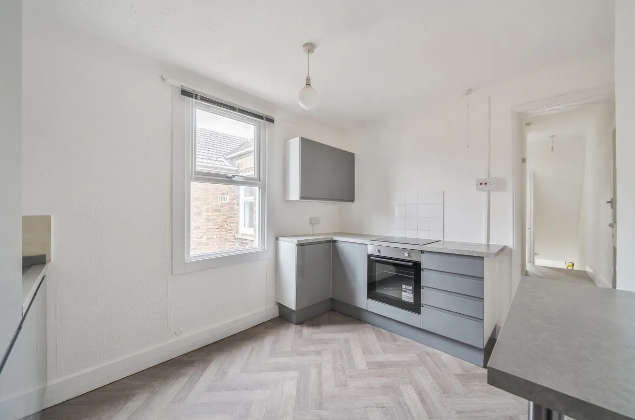 Sugden Road, Worthing, BN11, photo 2
