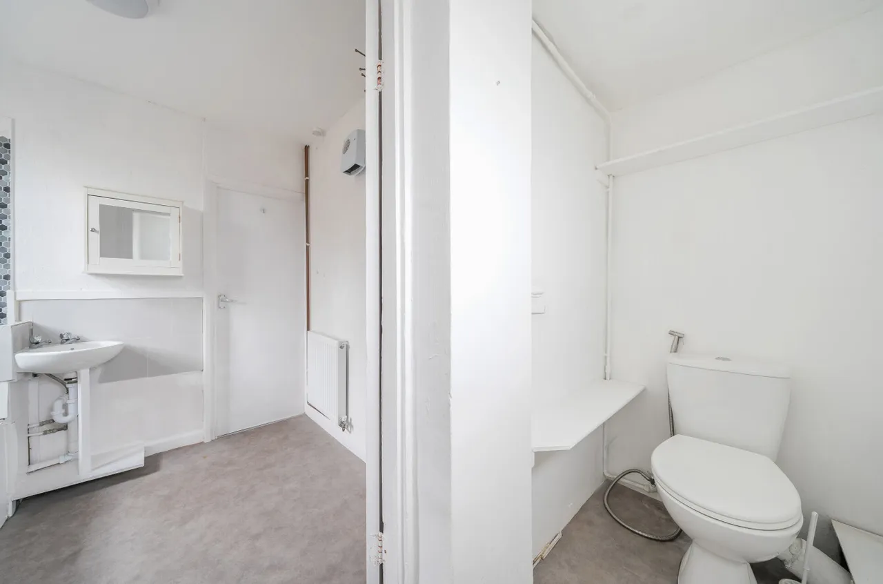 Sugden Road, Worthing, BN11, photo 10