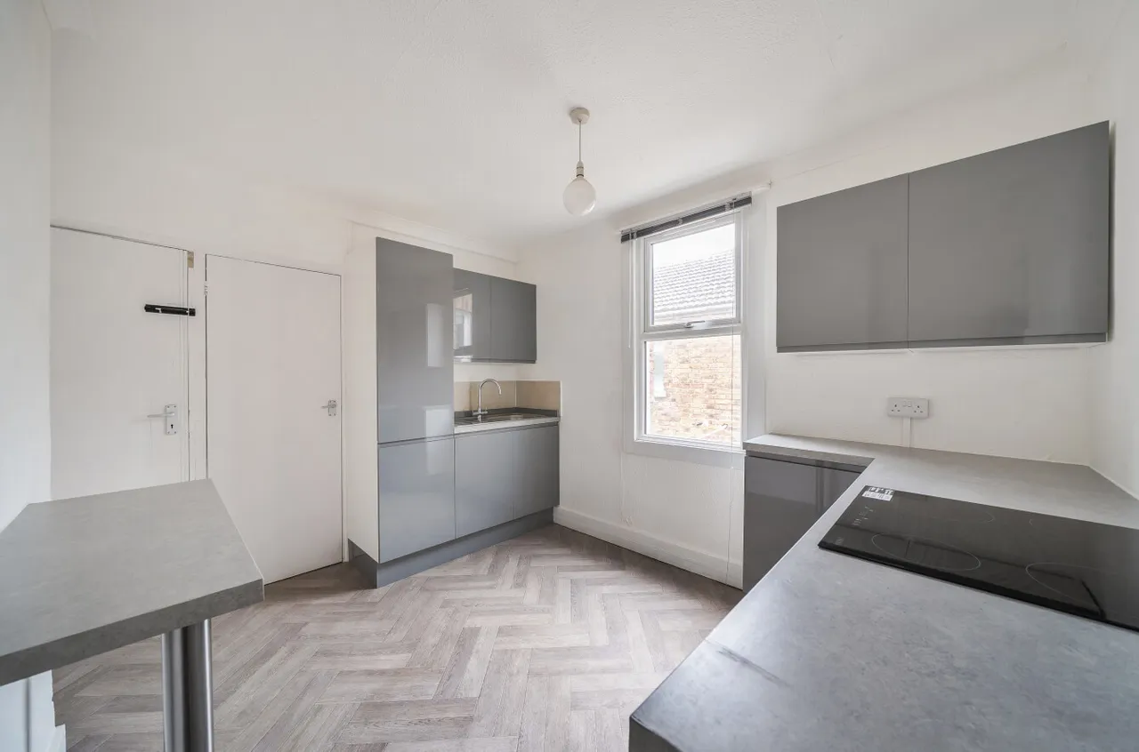 Sugden Road, Worthing, BN11, photo 3