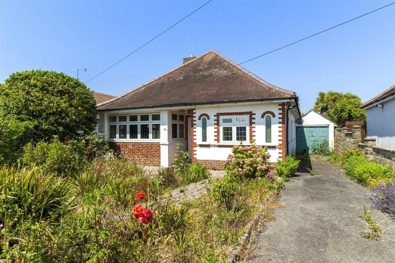 3 bed house for sale — Langbury Lane, Ferring, Worthing