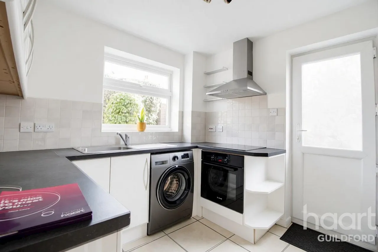 West Close, GU27, photo 17
