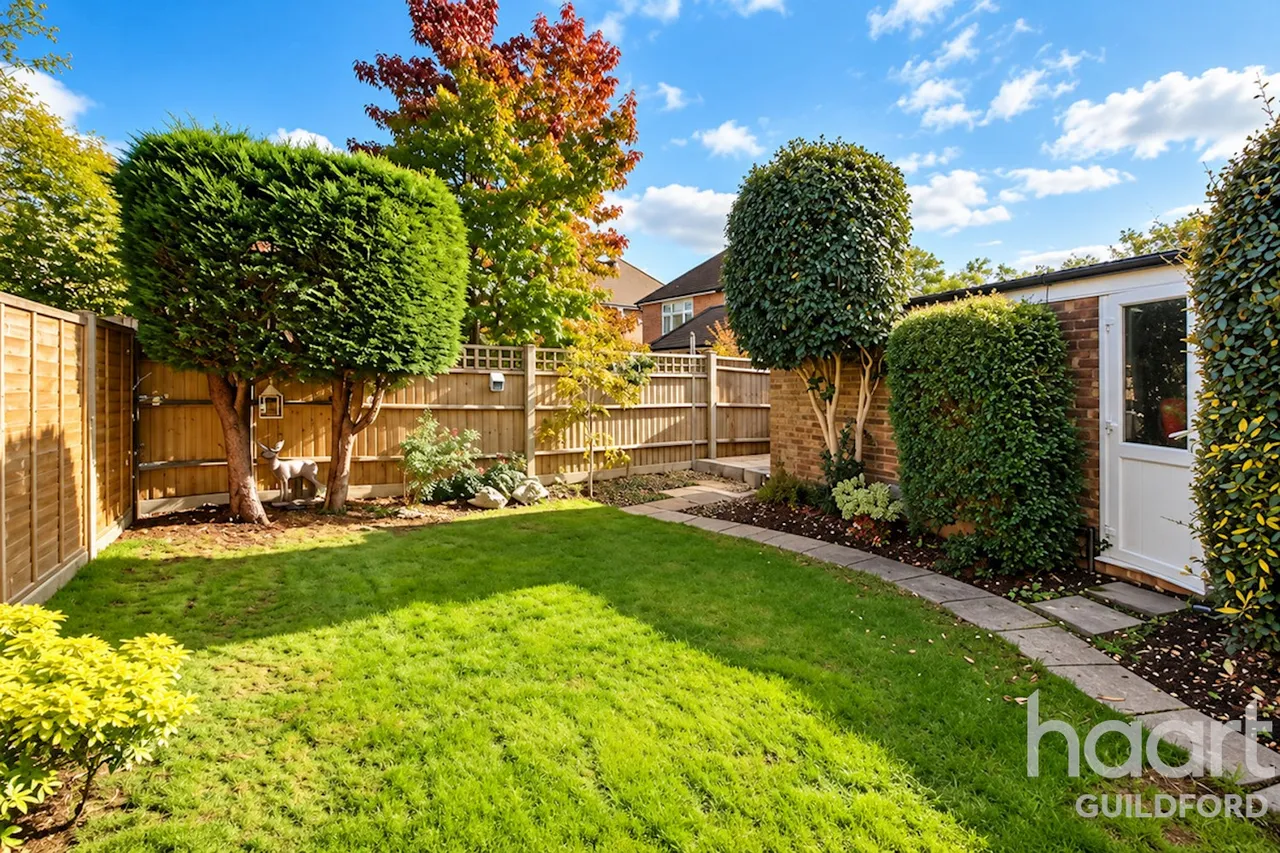 West Close, GU27, photo 19