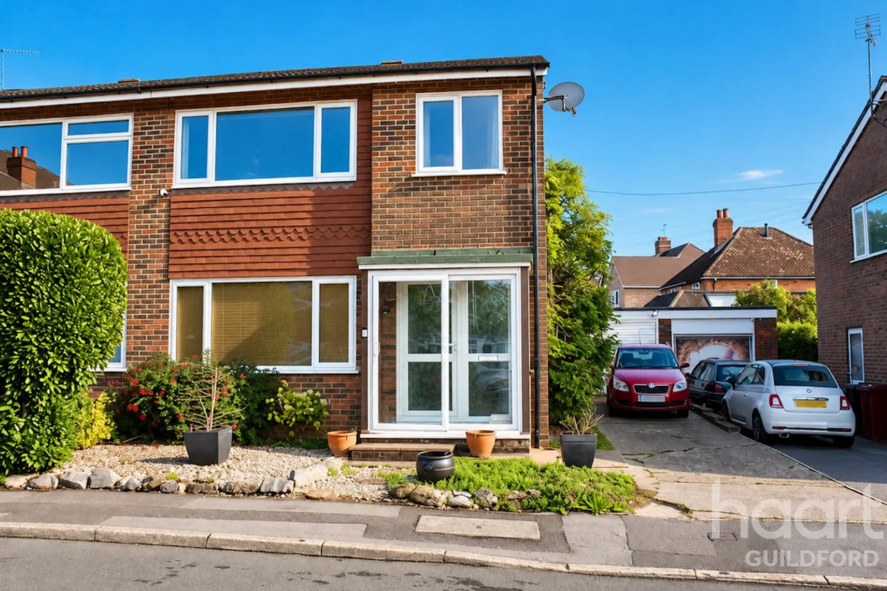 West Close, GU27, photo 2