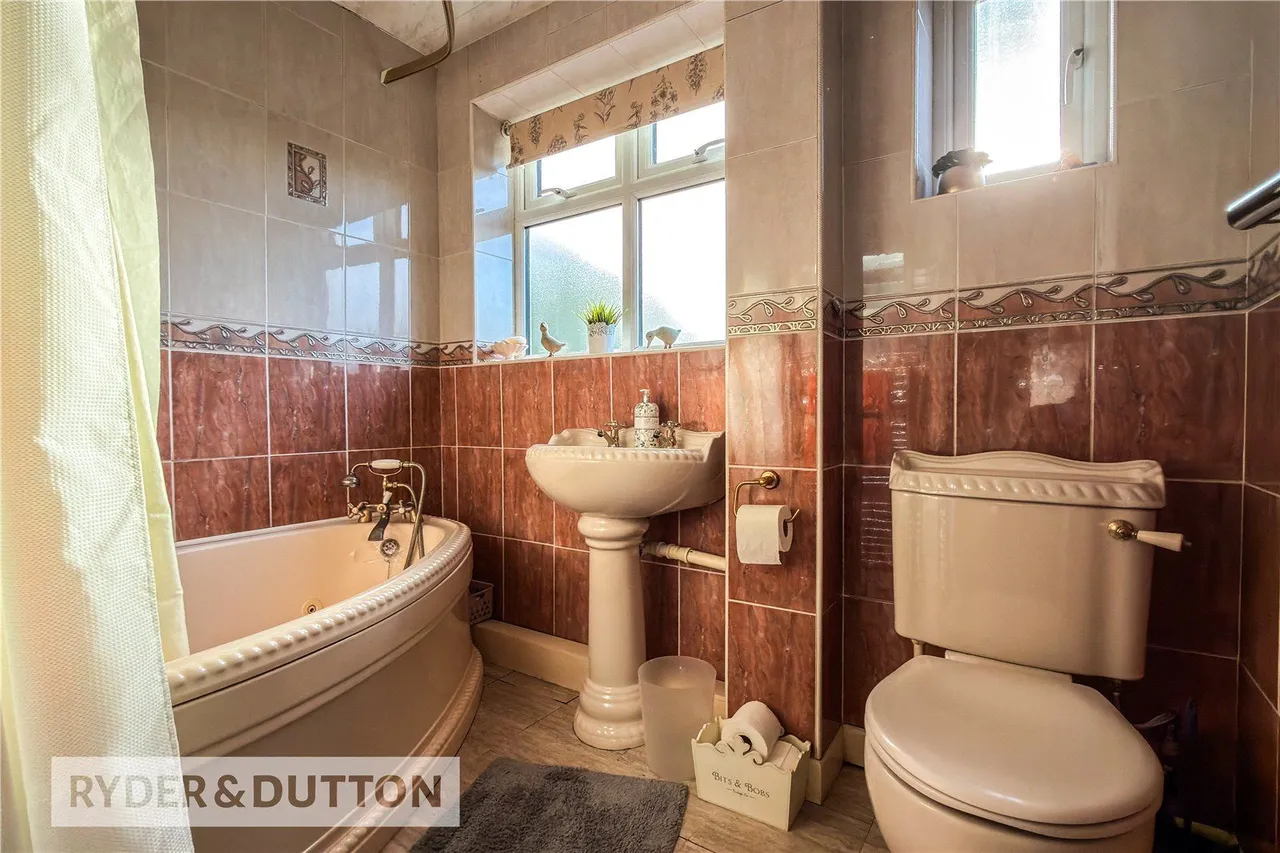 Warwick Road, Failsworth, M35, photo 16