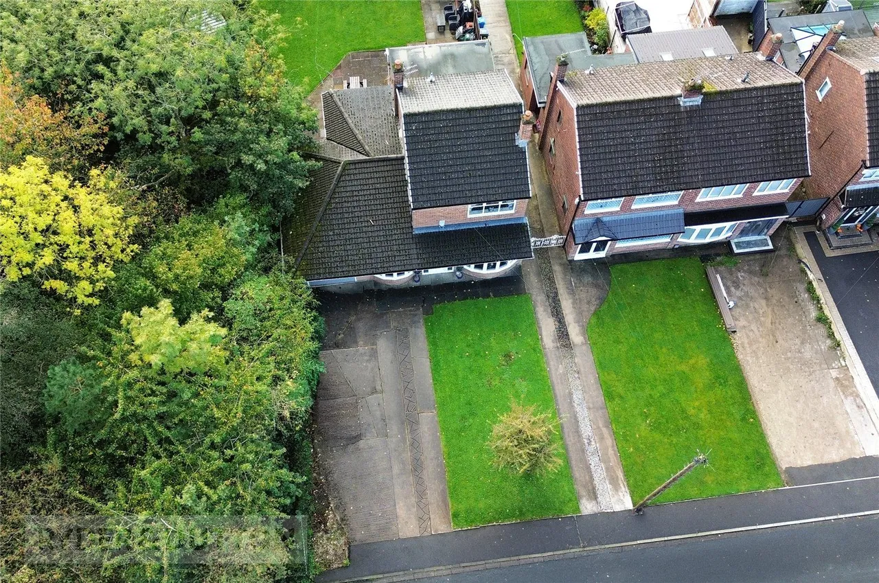 Warwick Road, Failsworth, M35, photo 18
