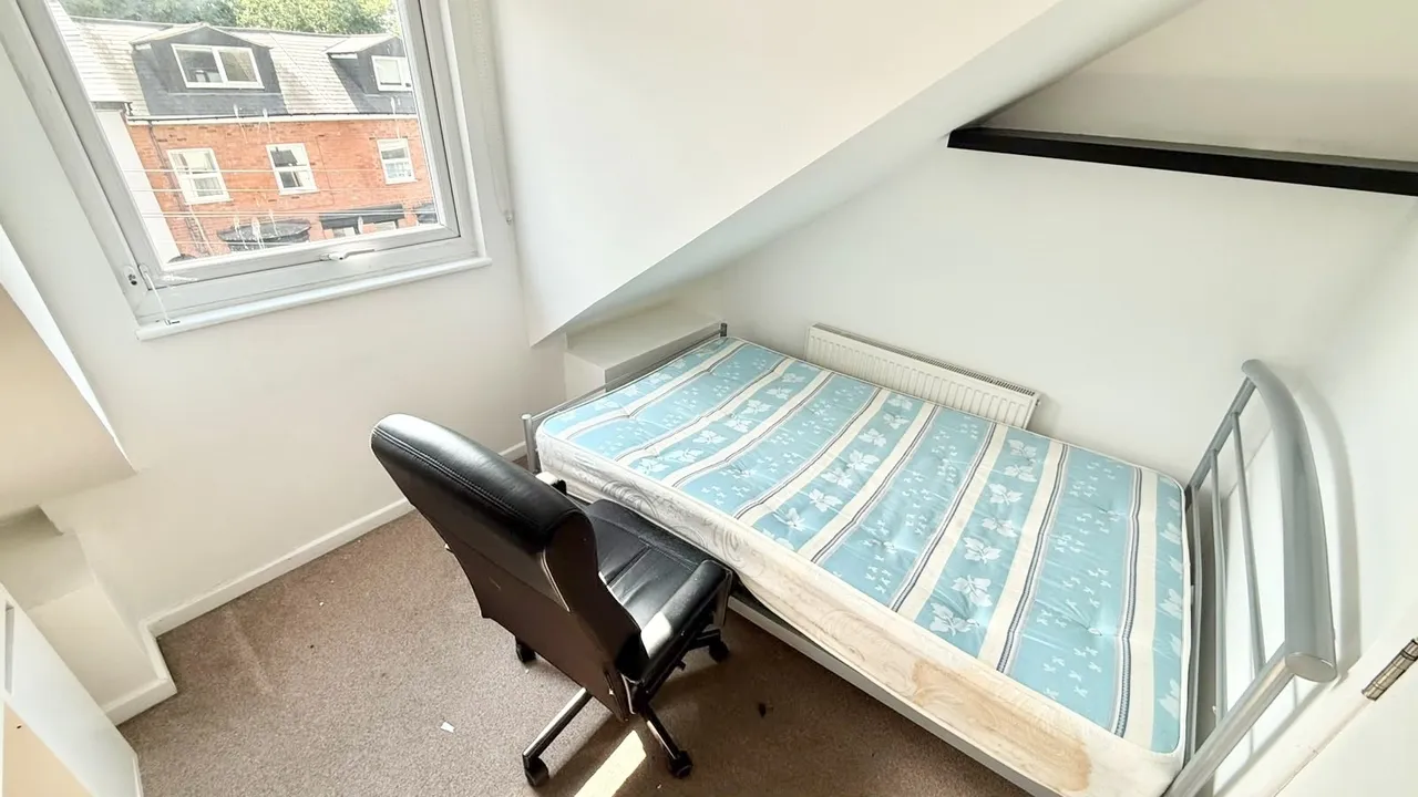 Heeley Road, B29, photo 2