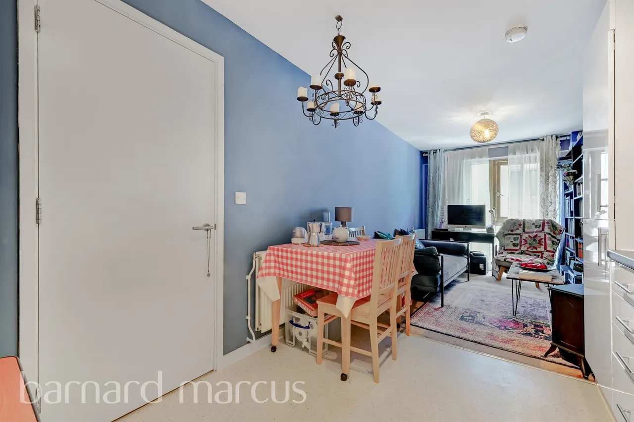 Hardwicks Square, London, SW18, photo 6