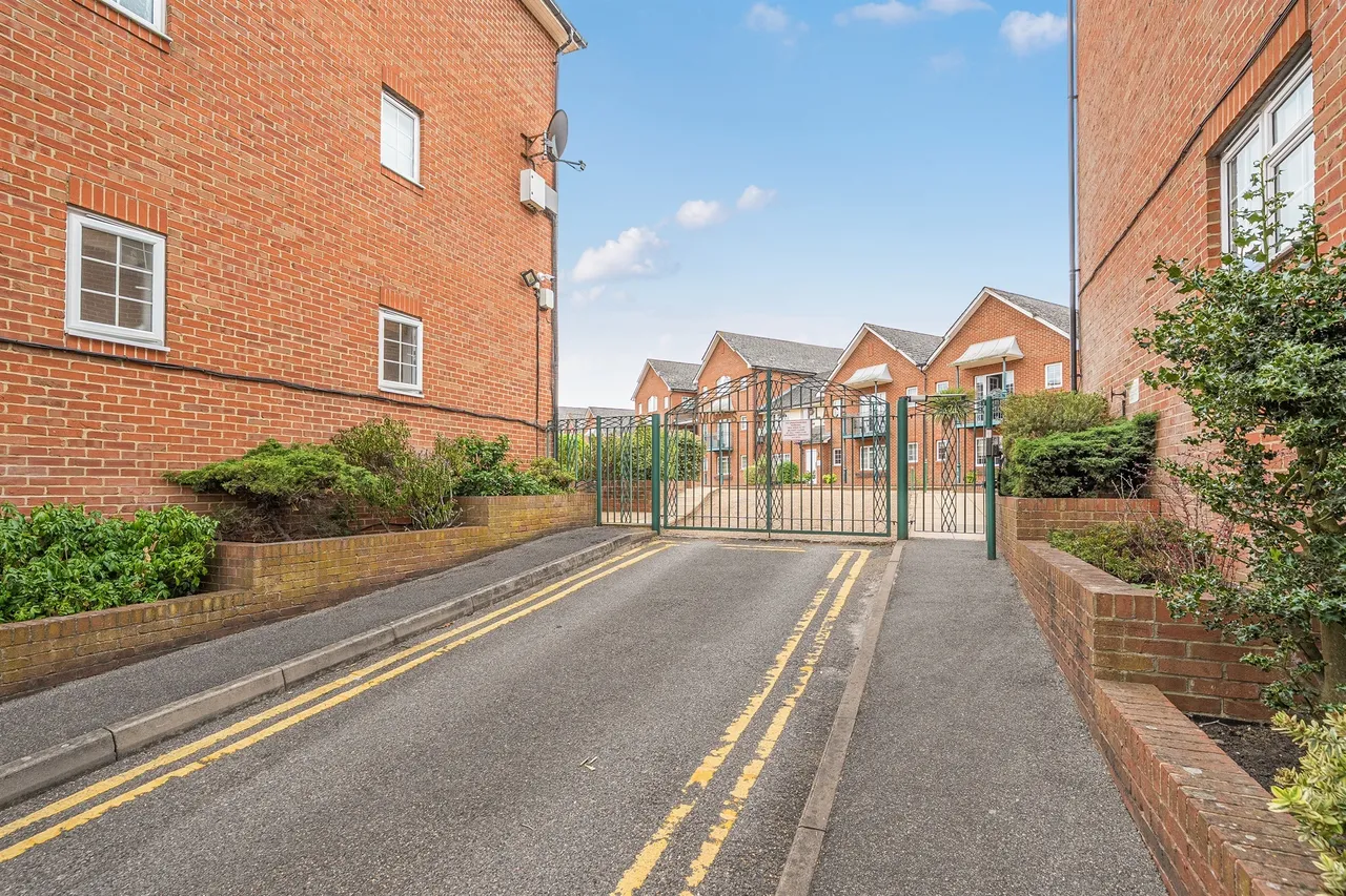 St. Leonards Road, Windsor, photo 12