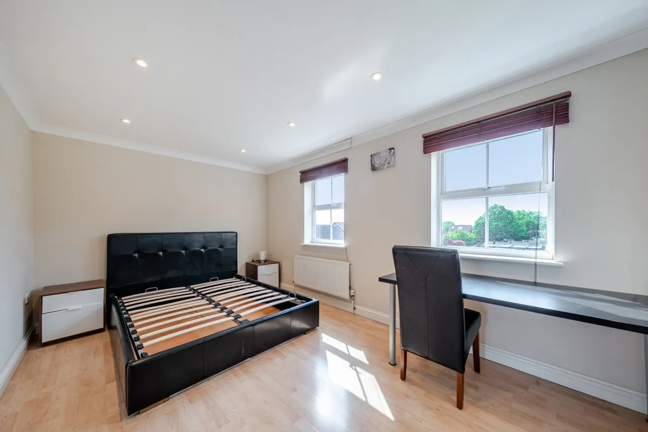 Barlow Drive, SE18, photo 15