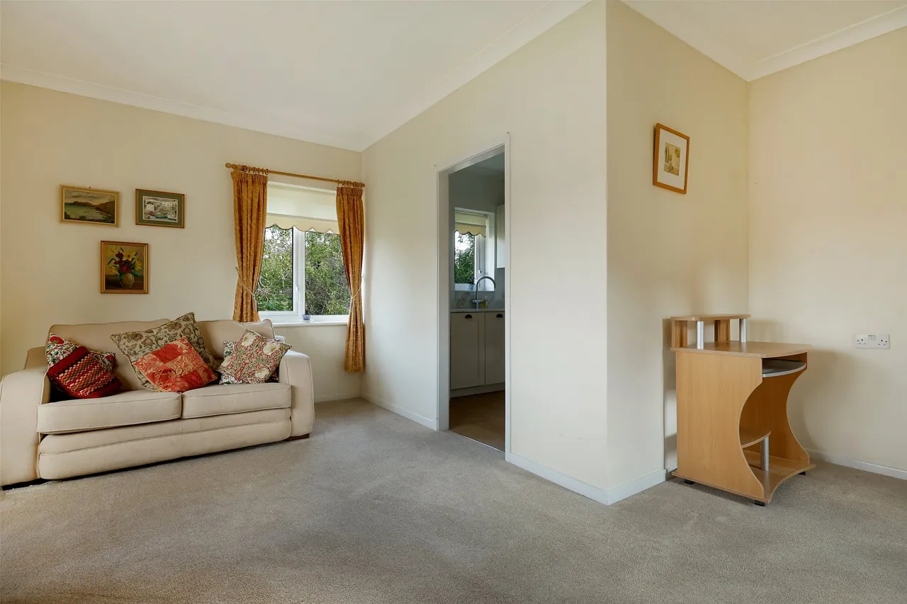 Station Road, Dorki, RH4, photo 12