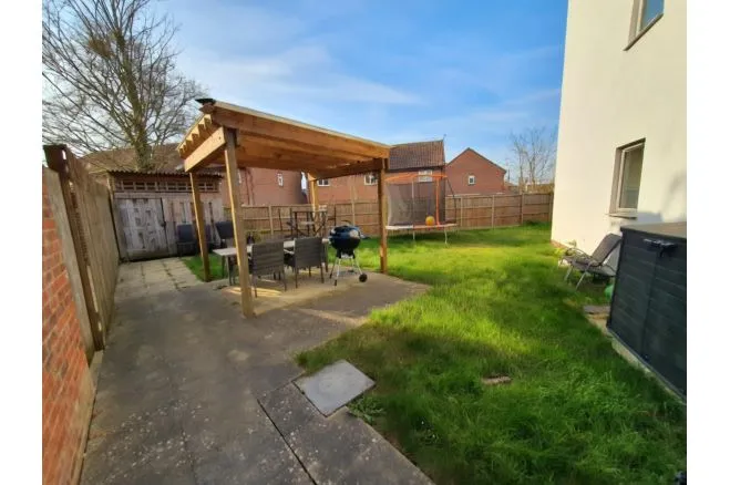 Adams Drive, Ashford, photo 8