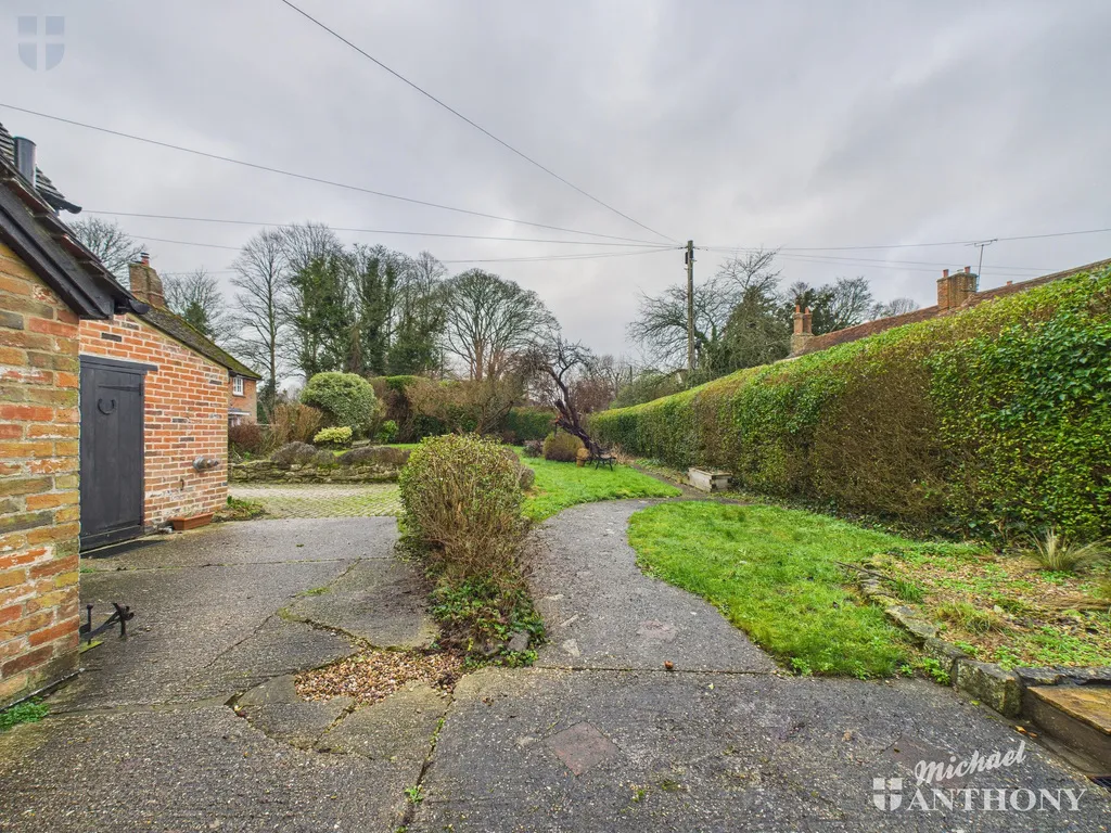 Market Hill, Whitchurch, Aylesbury, HP22 4JB, photo 24