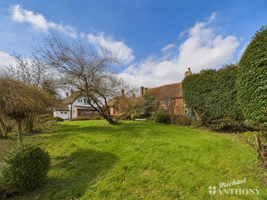 Market Hill, Whitchurch, Aylesbury, HP22 4JB, photo 4