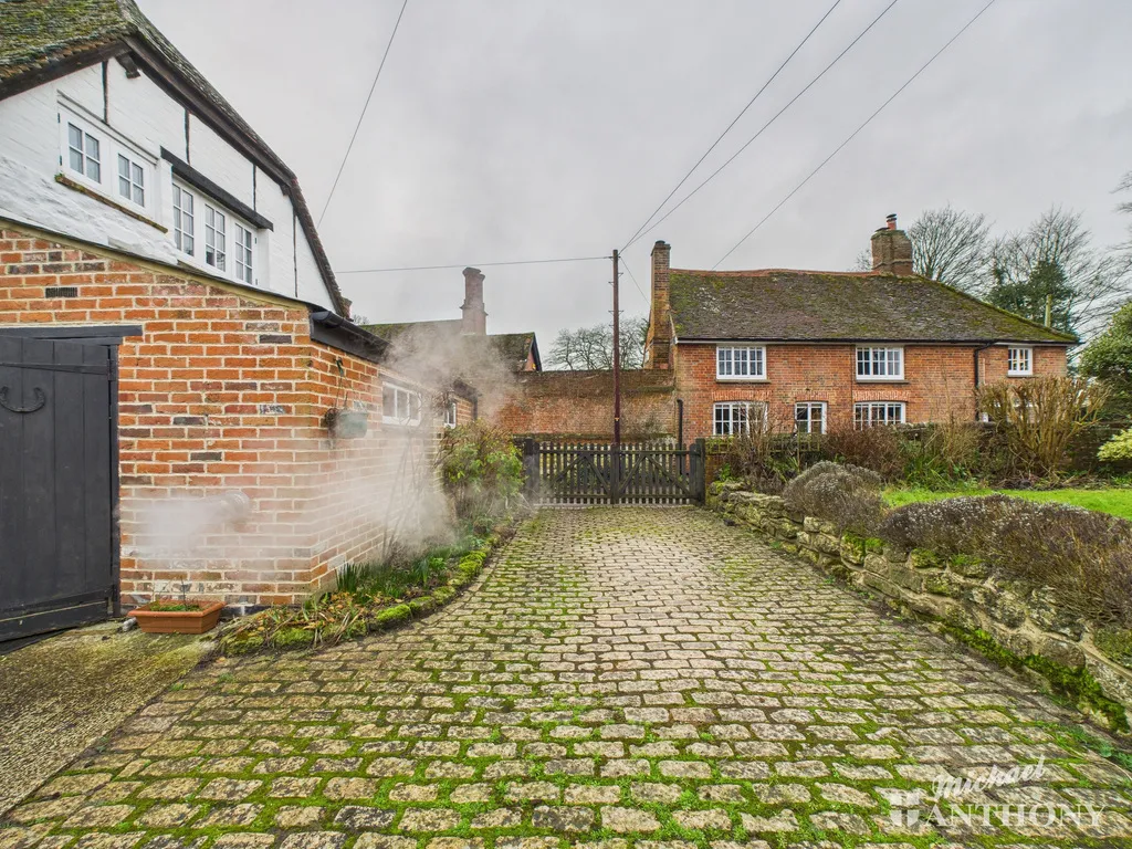Market Hill, Whitchurch, Aylesbury, HP22 4JB, photo 27