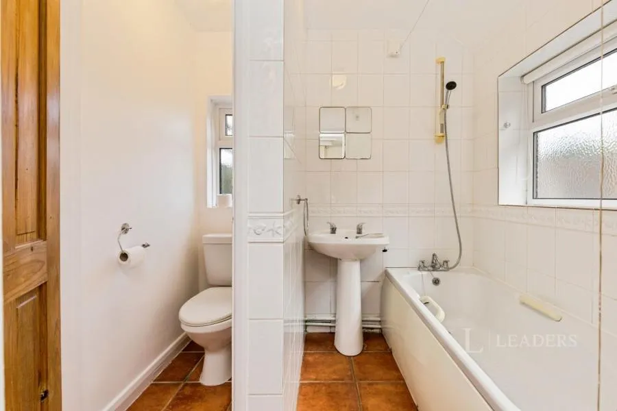 Gladstone Road, Horsham, RH12, photo 11