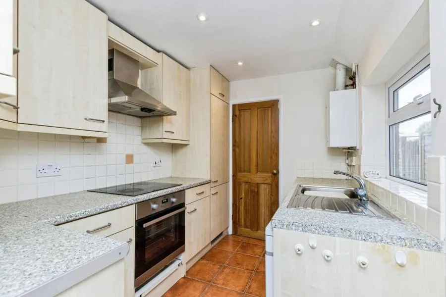 Gladstone Road, Horsham, RH12, photo 6