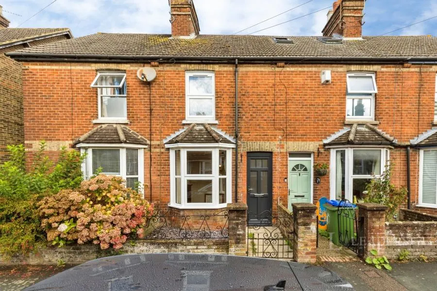 Gladstone Road, Horsham, RH12, photo 2