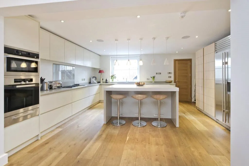 Elgin Crescent, London, W11, photo 3