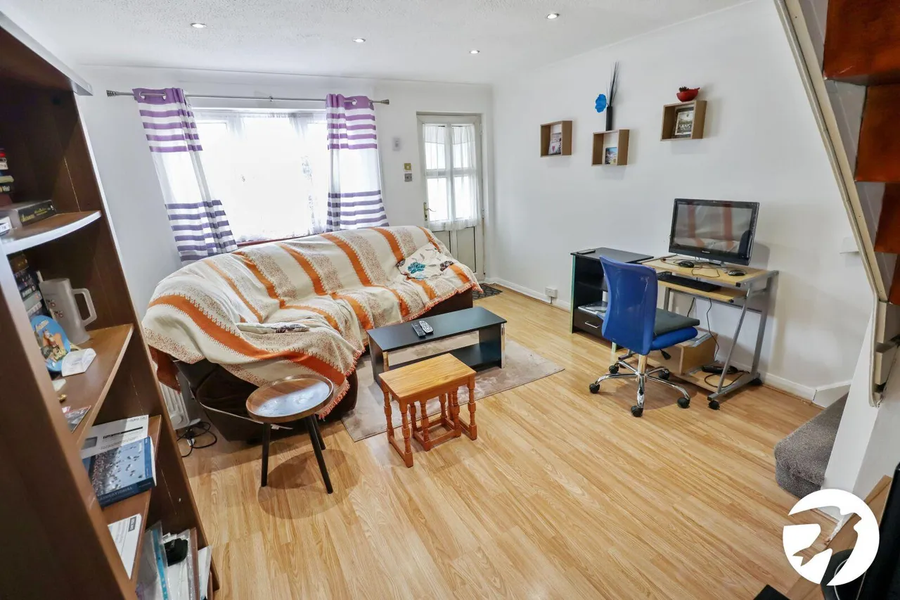 Bertrand Way, London, SE28, photo 2