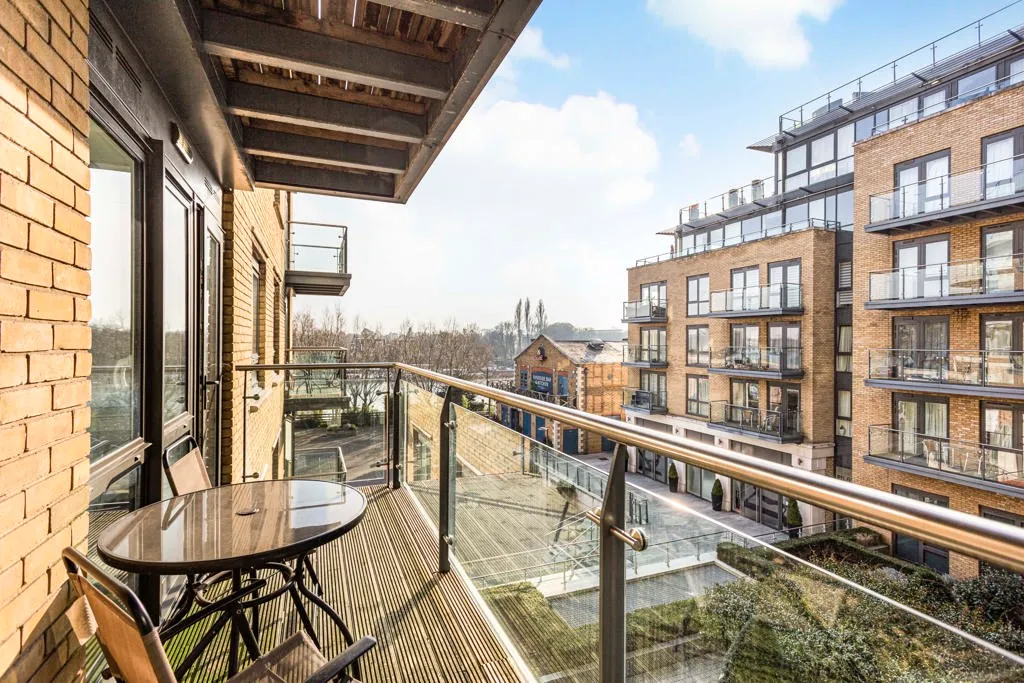 Kew Bridge Road, Brentford, TW8, photo 13