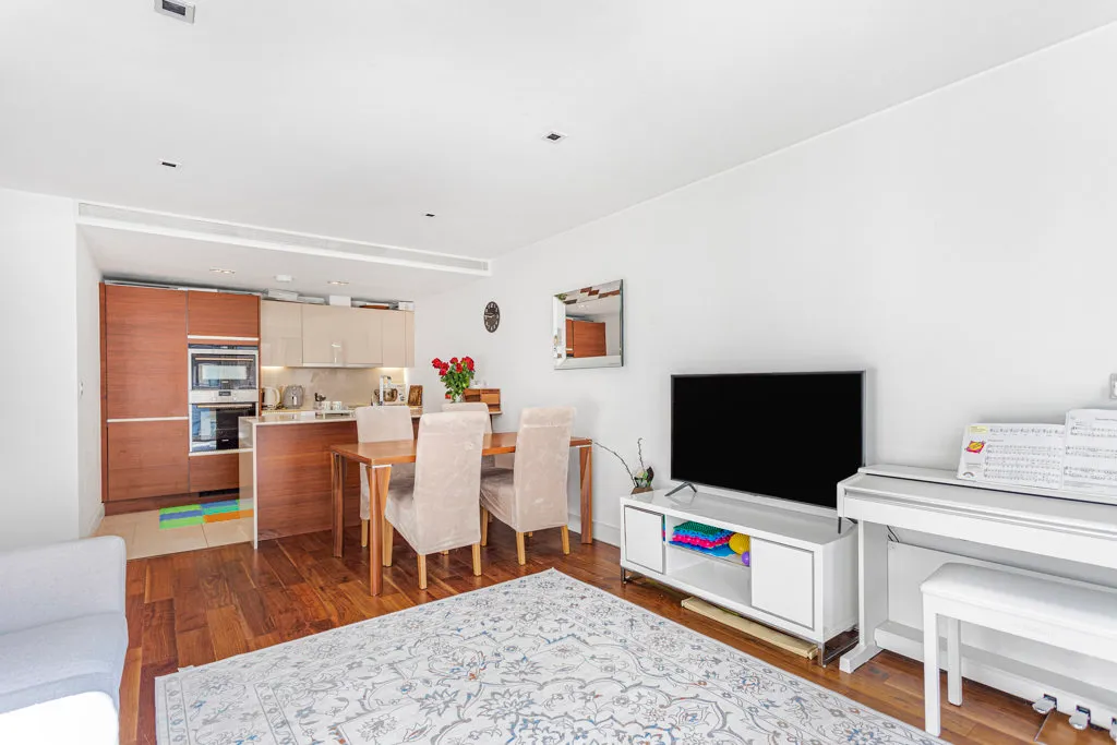 Kew Bridge Road, Brentford, TW8, photo 5