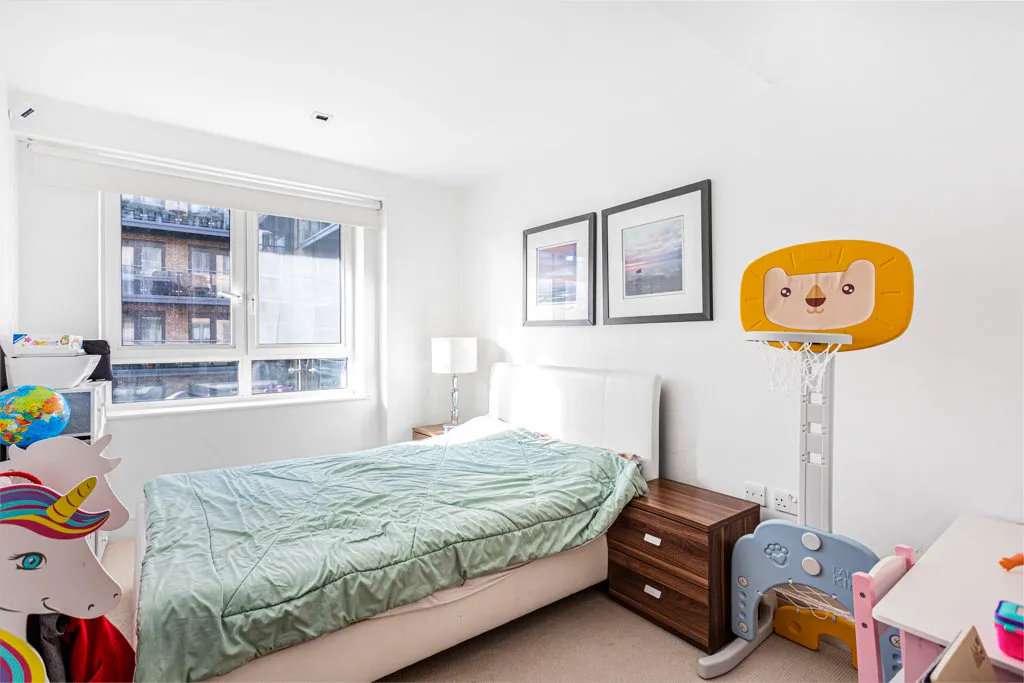 Kew Bridge Road, Brentford, TW8, photo 11